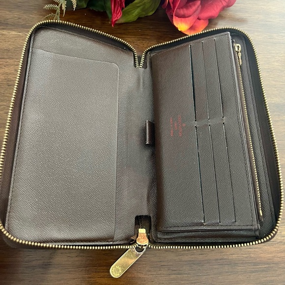 Authentic Louis Vuitton Damier Ebene Organizer Wallet - EUC - Picture 4 of 11